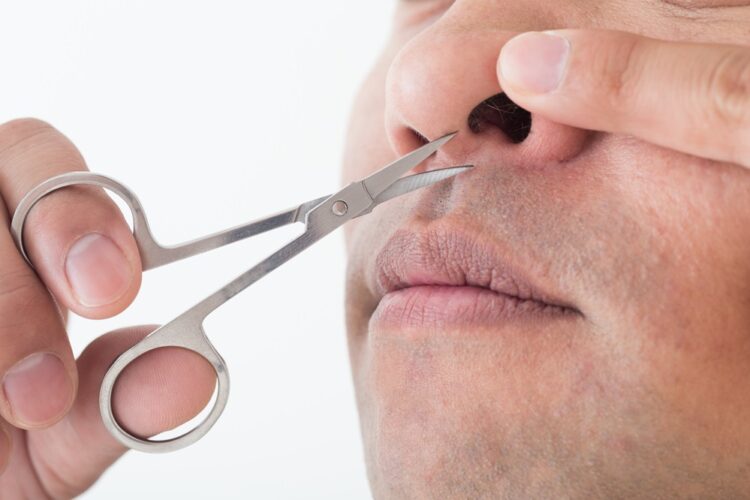 鼻毛の正しい処理方法