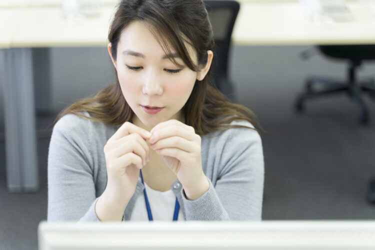 彼女の指輪サイズを測るときの注意点