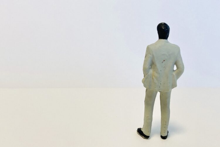 声が低い男性芸能人