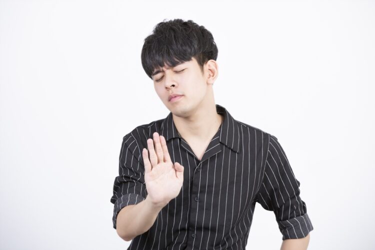 女性からの告白を断るときのNGなやり方