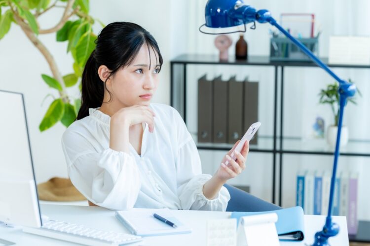 彼女がLINEを既読無視する理由