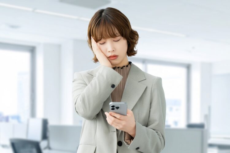 彼女にLINEを未読無視されたときのNG対応