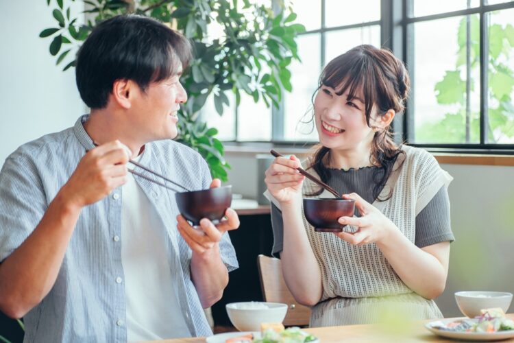 彼女の手料理を食べたときに喜ばれるリアクション